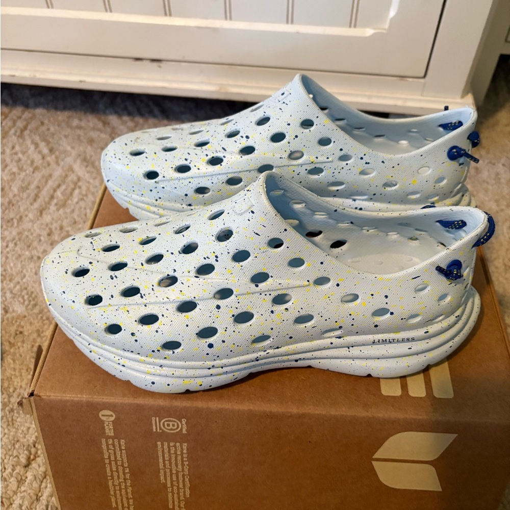 Men's Kane Revive Light Blue Athletic Shoes with Speckled Design